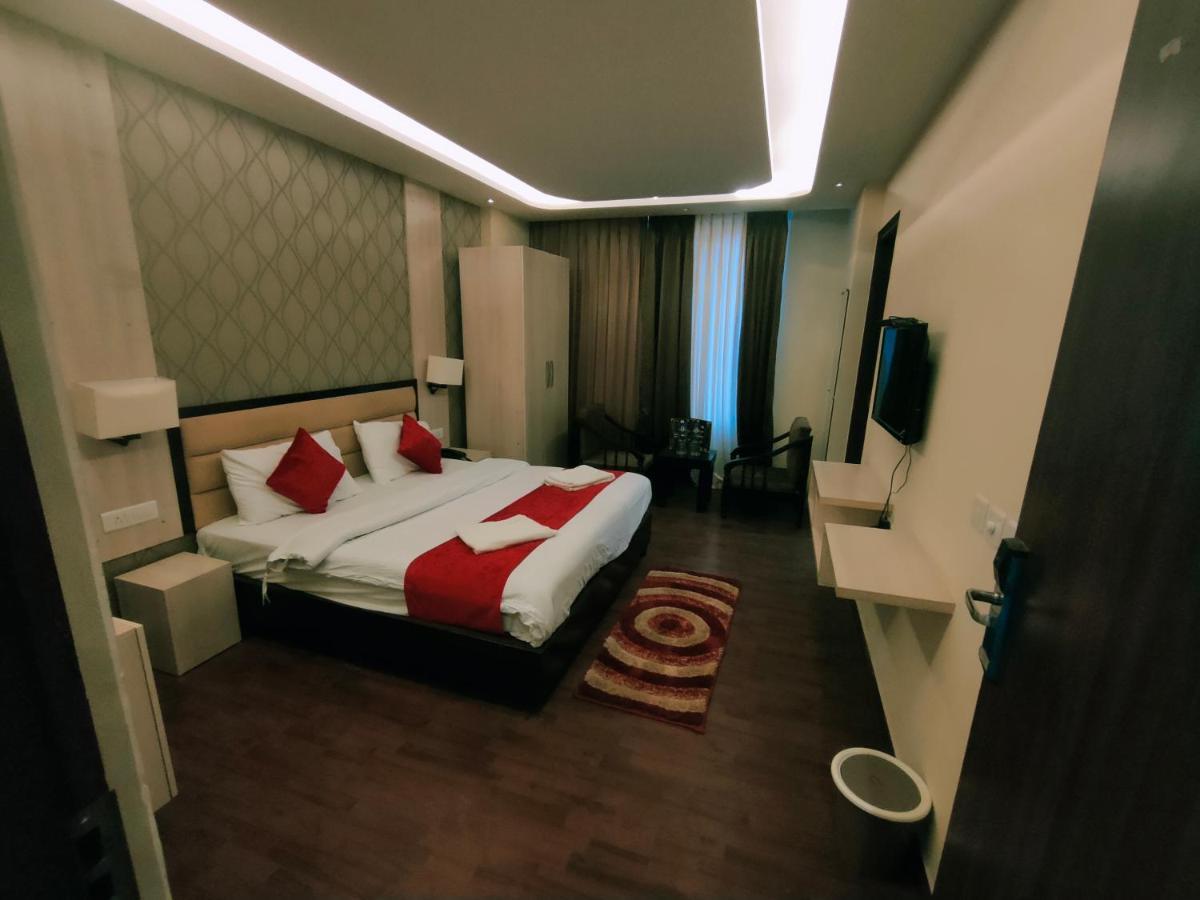 Hotel Royal Residency มะนาลี ภายนอก รูปภาพ