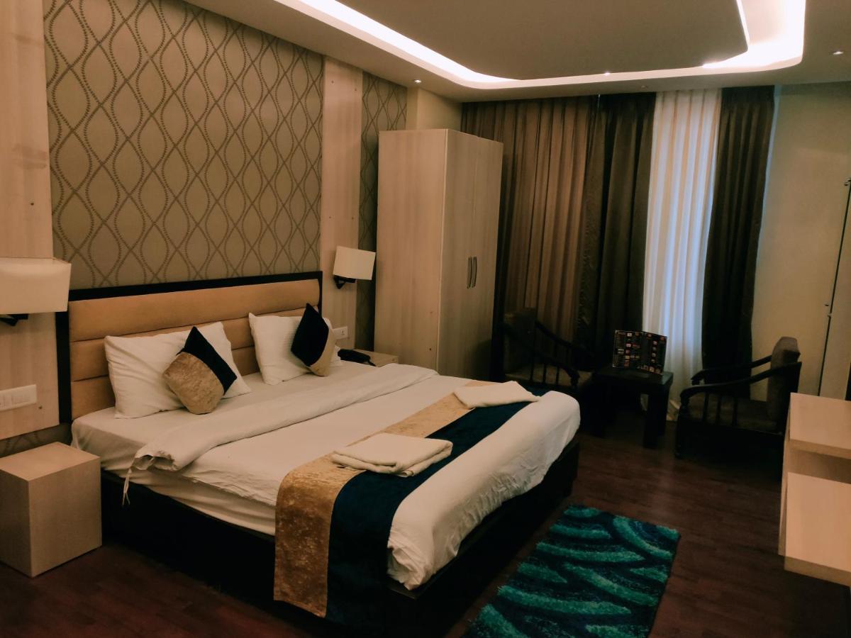 Hotel Royal Residency มะนาลี ภายนอก รูปภาพ